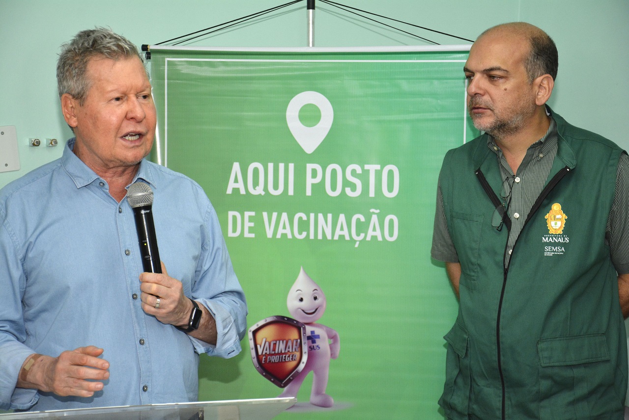 Arthur acompanha ‘Dia D’ contra H1N1 e anuncia vacinação para outros grupos de risco