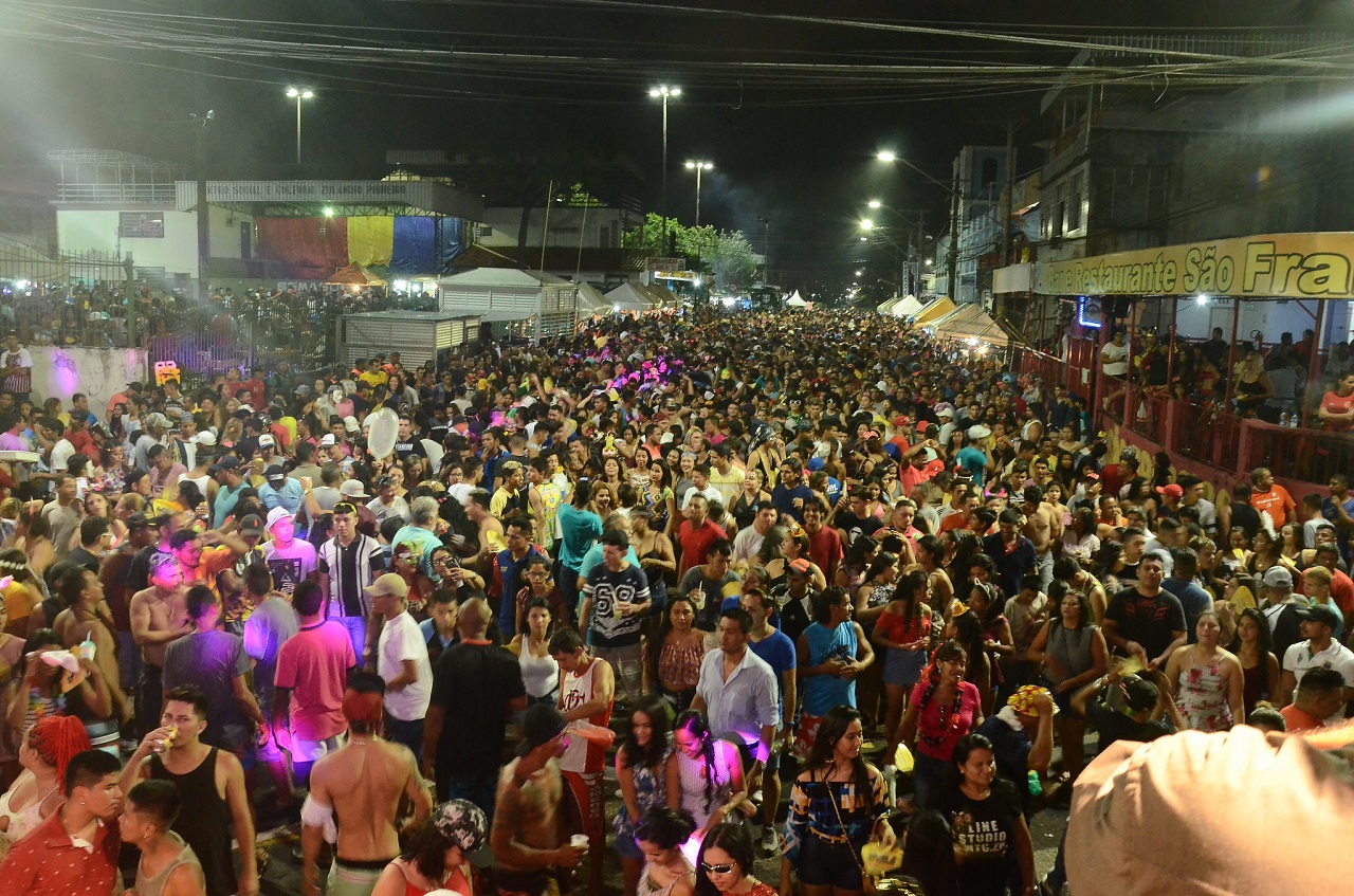 Confira os blocos e bandas desta segunda-feira de Carnaval em Manaus