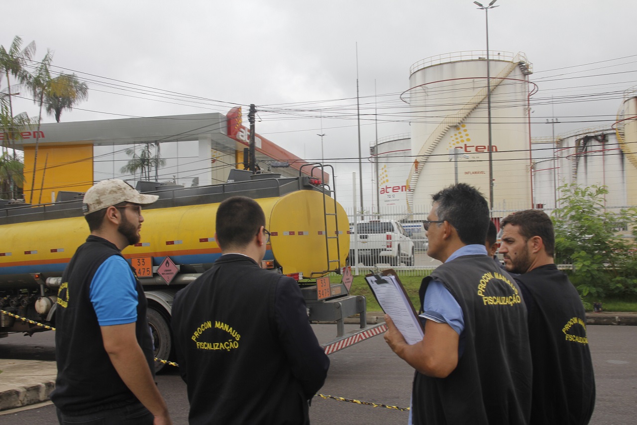 Procon autua todas as distribuidoras de combustível no Amazonas