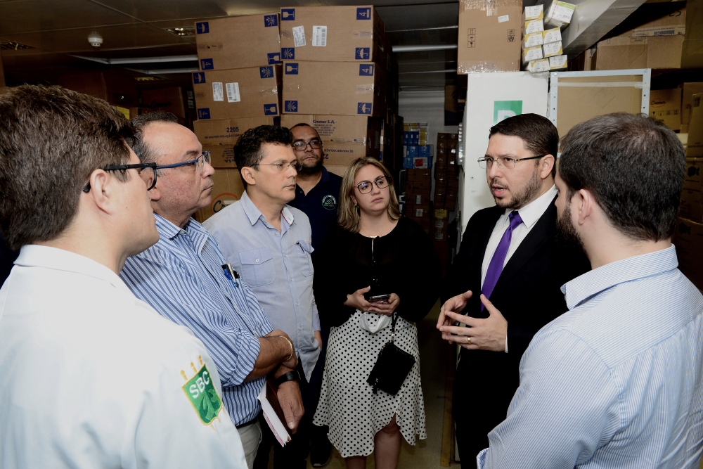 Carlos Almeida inicia visitas em hospitais e prontos-socorros da capital