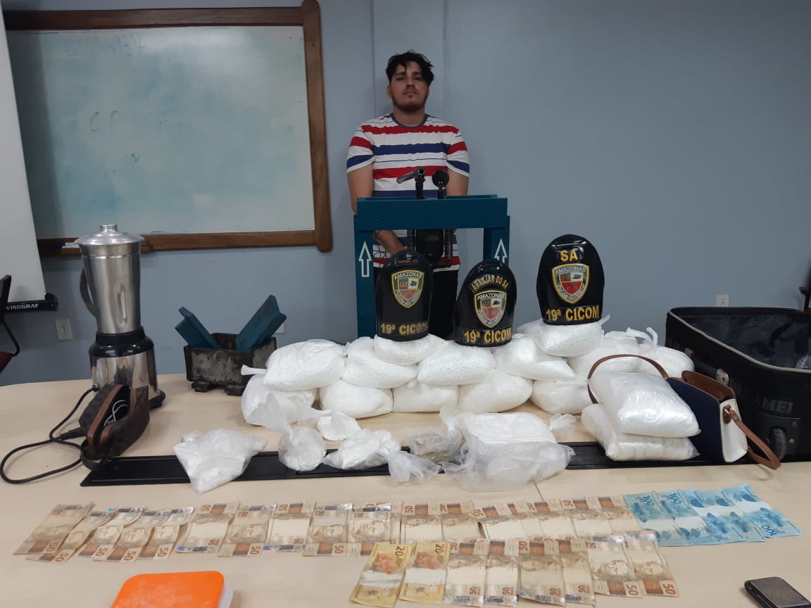 Polícia prende homem com 25 quilos de cocaína