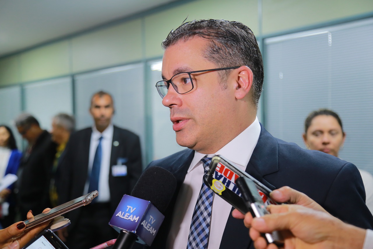 Josué Neto encaminha R$ 350 mil para a área da educação de Alvarães