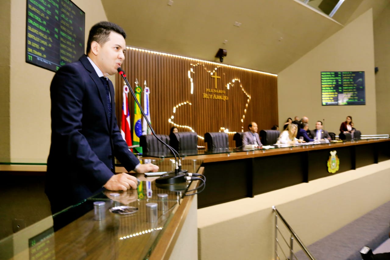 Delegado Péricles critica falta de tecnologia para a Segurança Pública