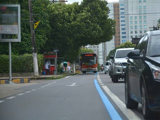 Prefeitura libera tráfego na Faixa Exclusiva da avenida Mário Ypiranga