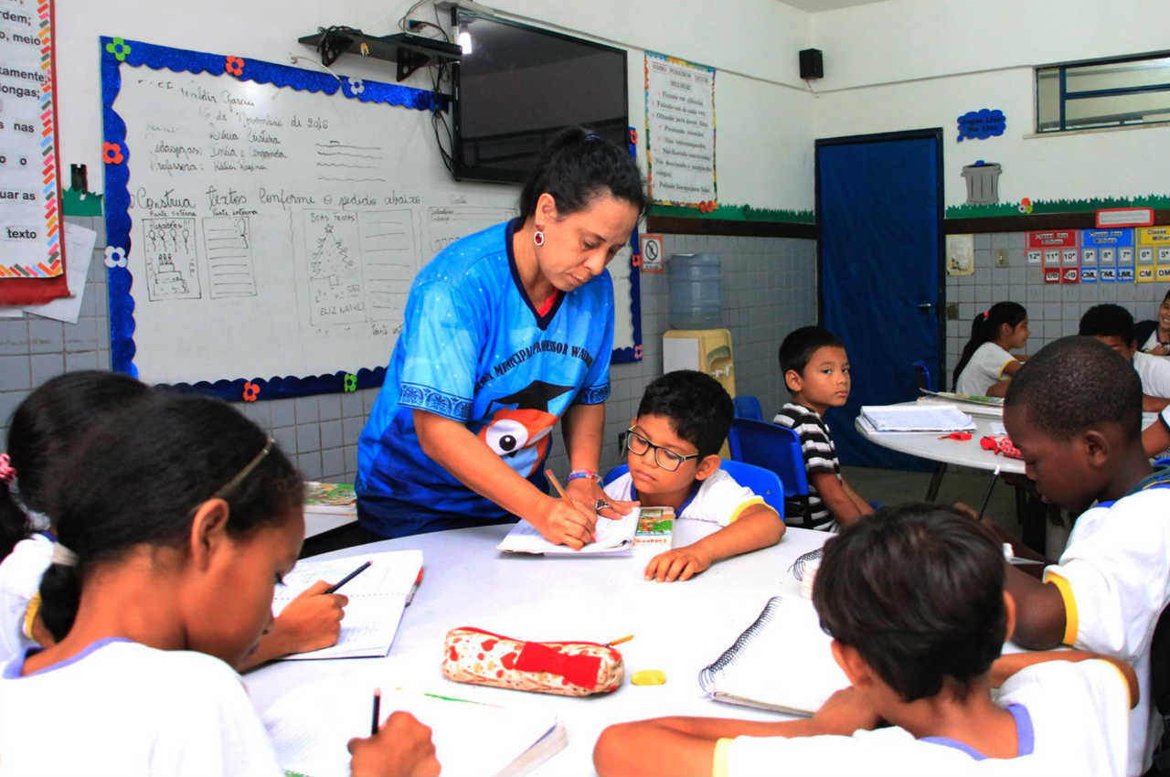Semed lança processo seletivo para contratação de professores de Ciências e Matemática