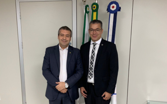 Josué Neto busca soluções para lixões e falta de água potável no interior do AM