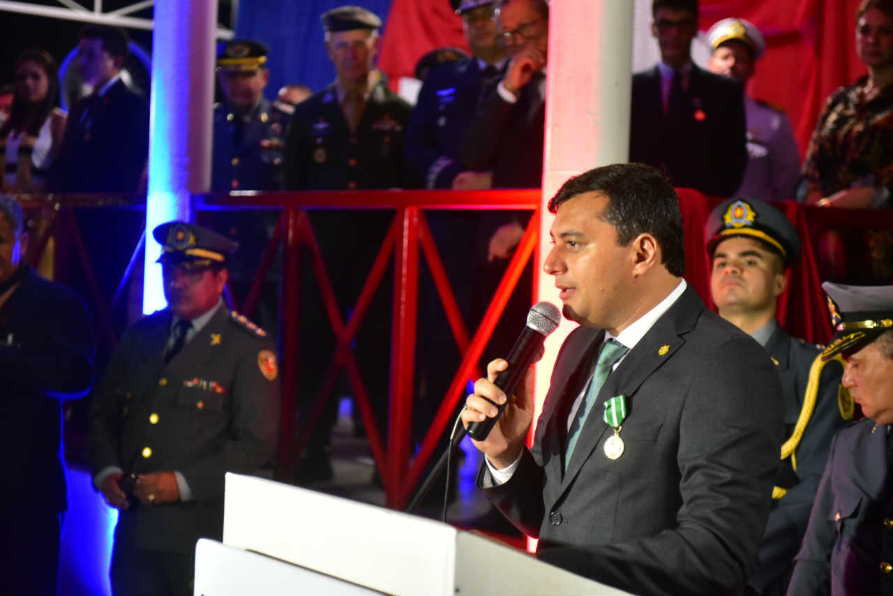 Wilson participa da solenidade de aniversário de 182 anos da Polícia Militar