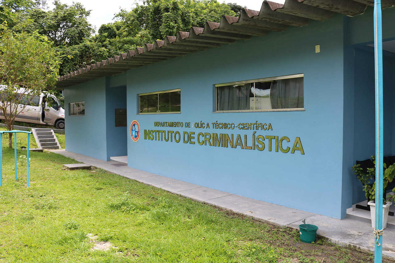Vestígios de DNA e ferramentas são encontrados em clínica de aborto em Manaus