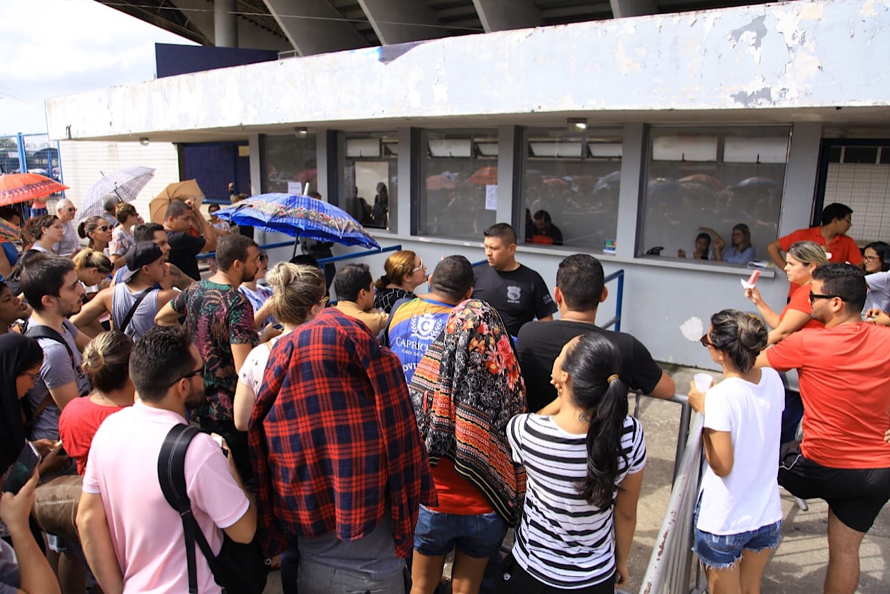 Confusão marca venda de ingressos para Sandy e Júnior em Manaus