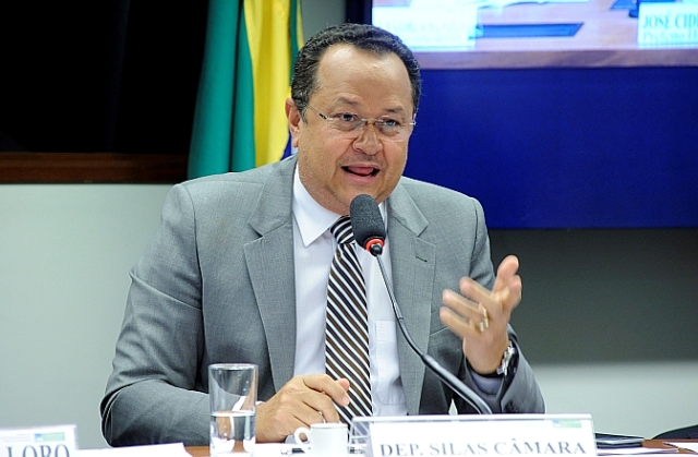 Silas Câmara é condenado por empregar funcionários fantasmas