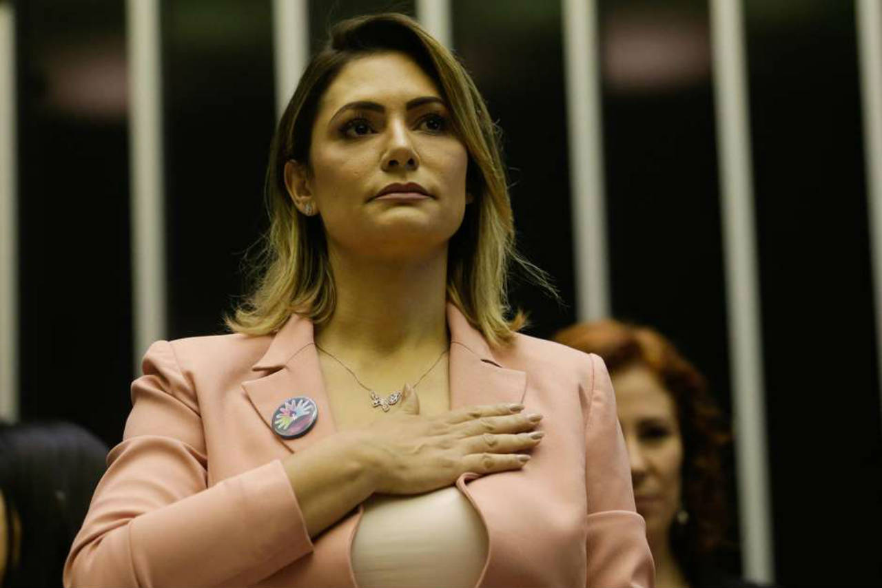 Familiares de Michelle Bolsonaro moram em favela de Brasília