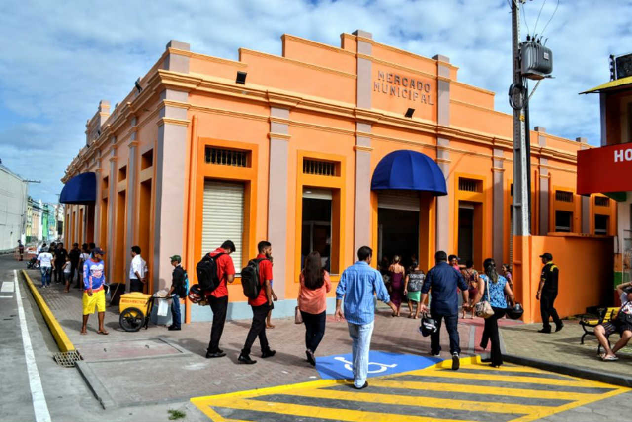 Mercado municipal de Parintins é reinaugurado