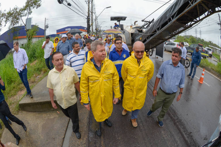 Obras de recuperação de ruas do Distrito Industrial são iniciadas pela Prefeitura