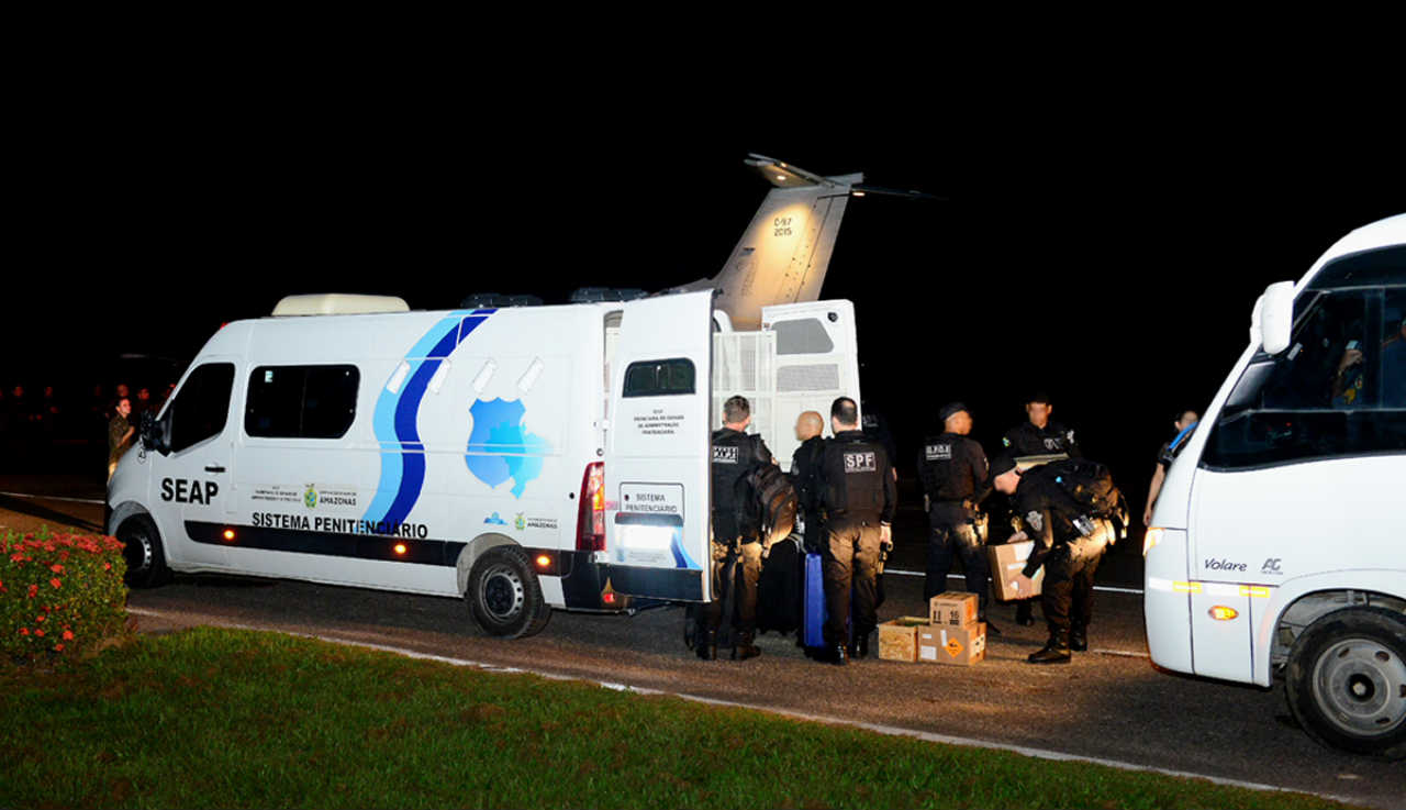 Tropa de Intervenção Penitenciária desembarca em Manaus