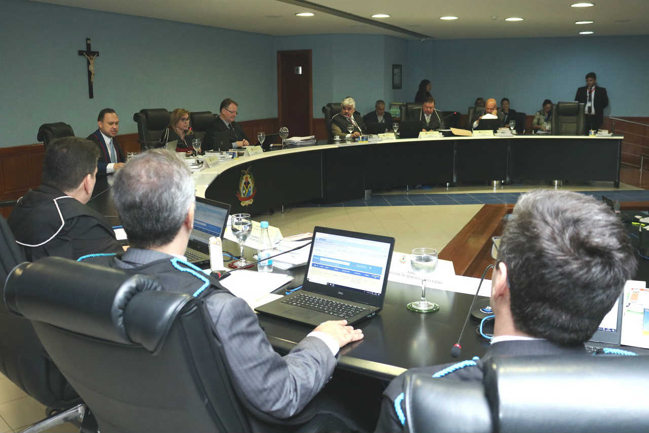 TCE-AM reprova quatro prestações de contas e aplica multa de R$ 262,9 mil