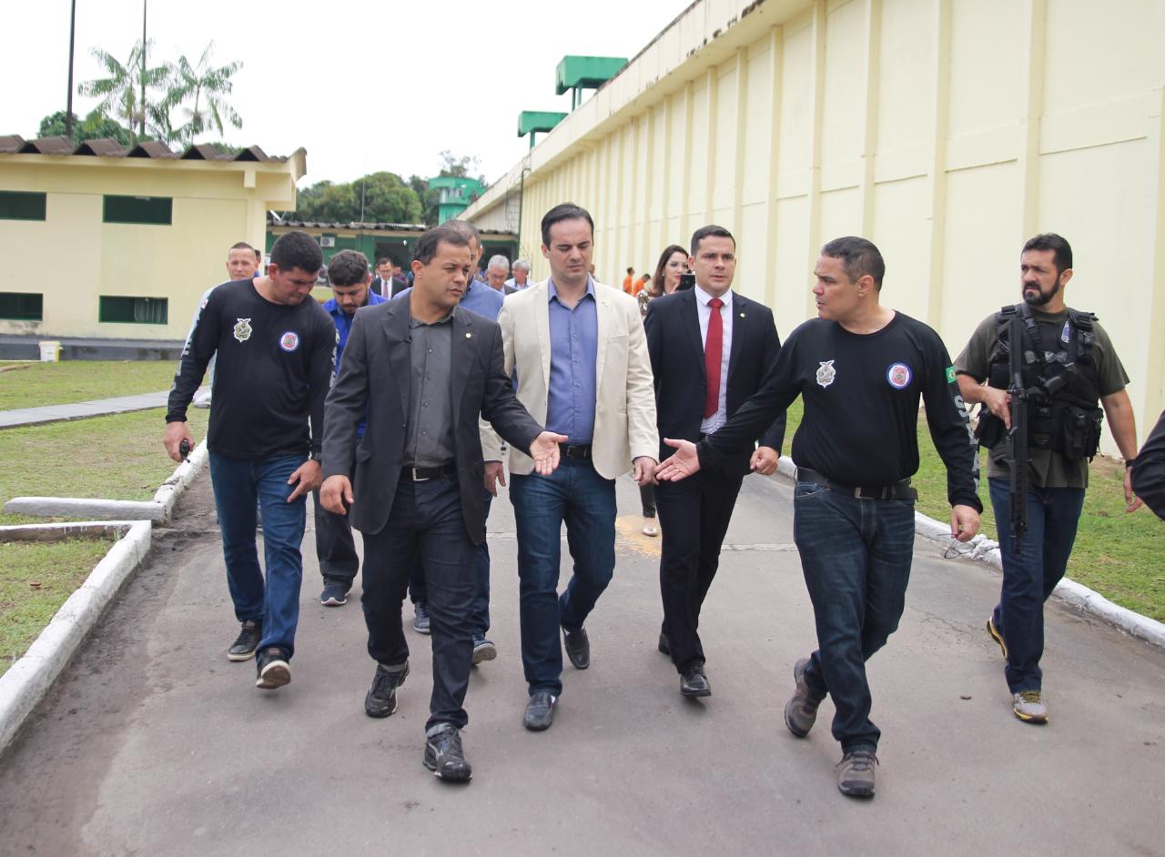 Deputados federais visitam presídios do Amazonas e farão relatório do sistema prisional para Moro