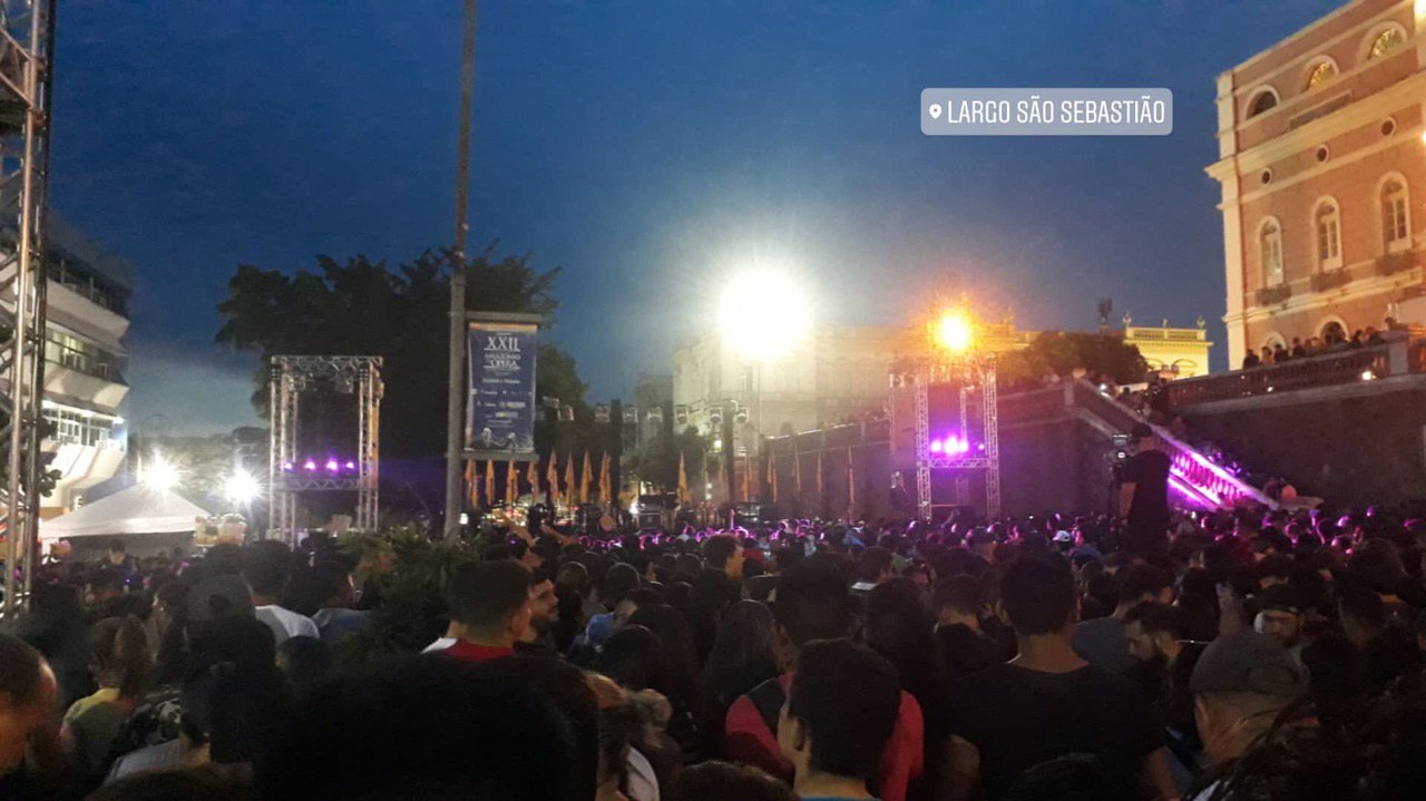 Veja fotos e vídeos do show de Marília Mendonça no Largo São Sebastião