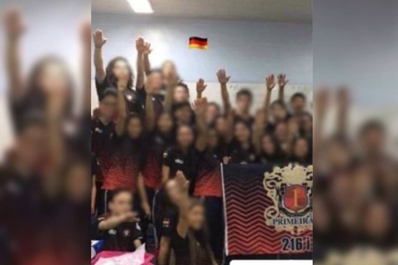 Em Manaus, estudantes do La Salle publicam foto fazendo apologia ao nazismo