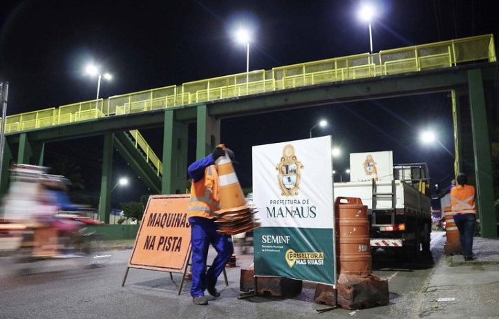 Prefeitura revitaliza três passarelas na cidade