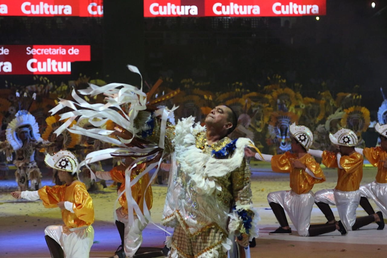 Caprichoso leva torcida às lágrimas na primeira noite com Arlindo Júnior e David Assayag