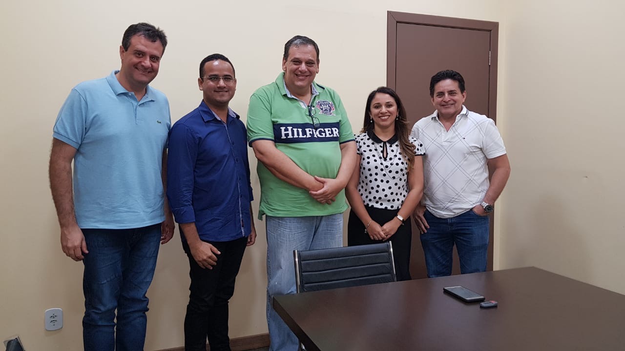 PL quer aumentar vagas para farmacêuticos por meio de concurso público