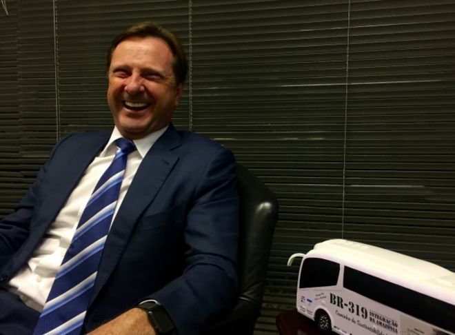 Em prisão domiciliar, ex-presidente do Sinetram vai passar férias em Aruba