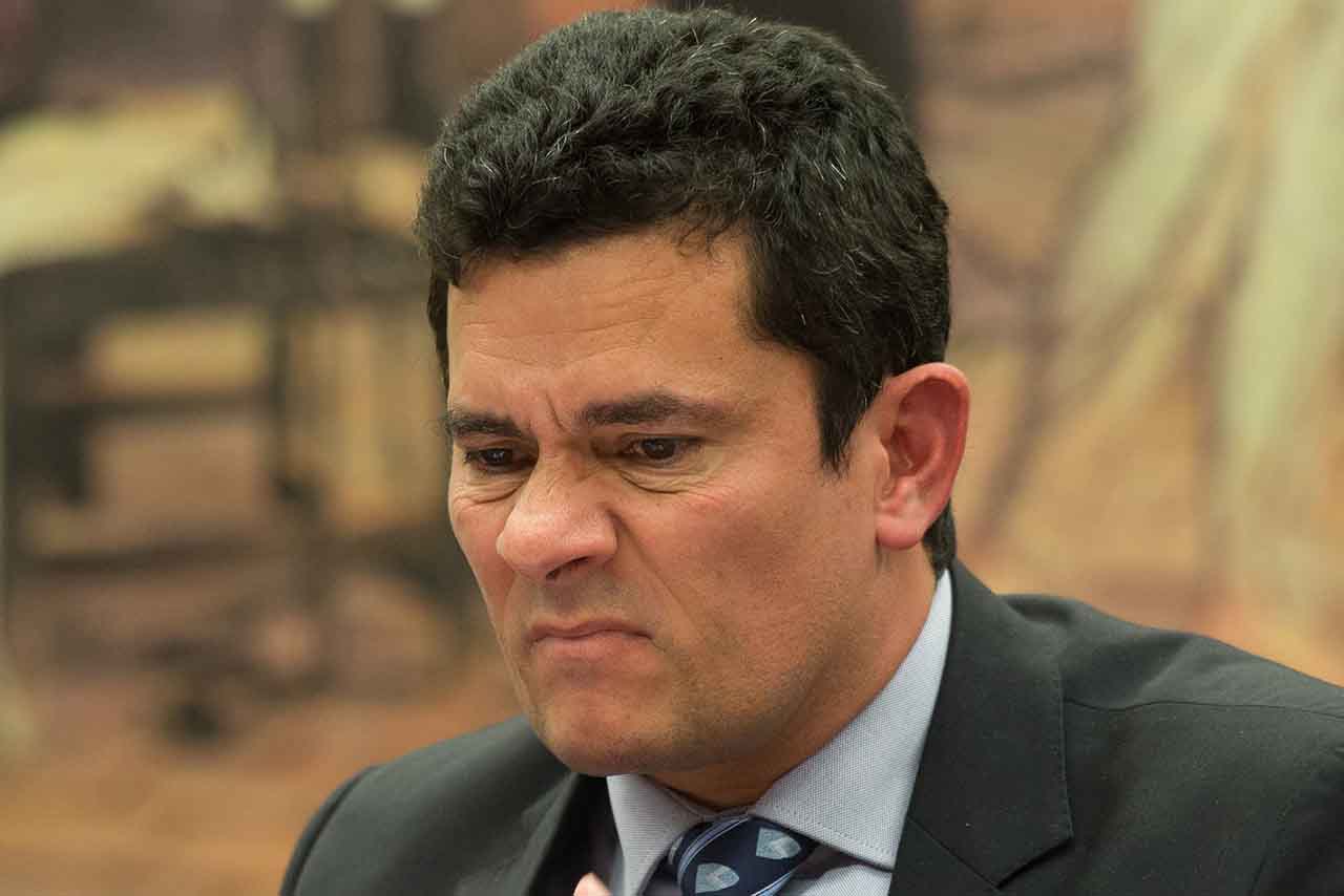 Popularidade de Moro cai dez pontos em primeira pesquisa pós-vazamento