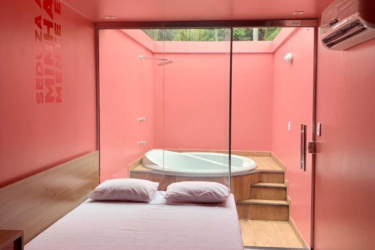 Já pensou passar o Dia dos Namorados num contêiner? Em Manaus é possível