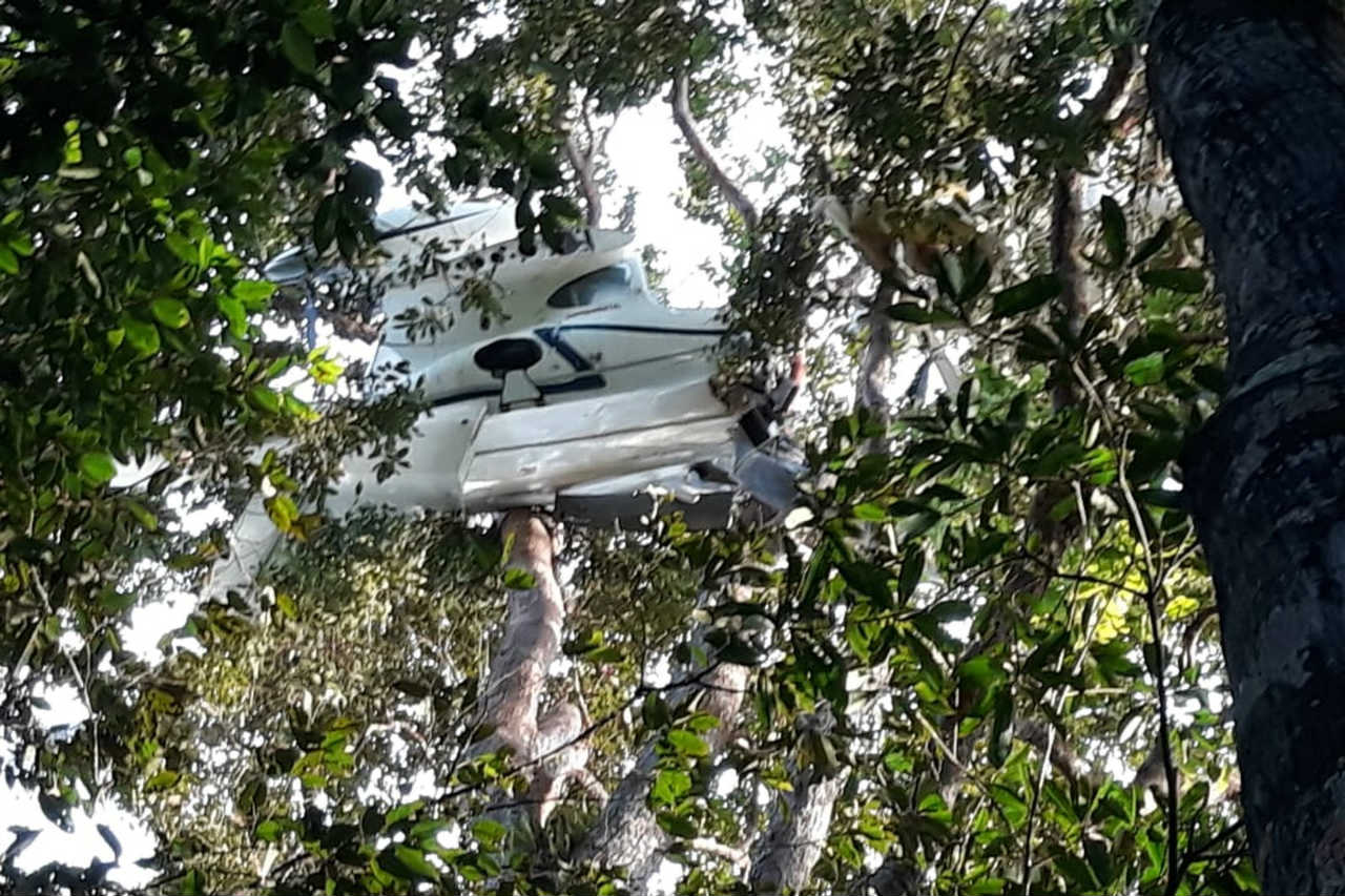 Avião cai em Coari; polícia investiga se piloto levava drogas