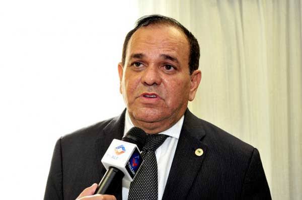 Polícia Federal faz busca na casa do ex-deputado Orlando Cidade