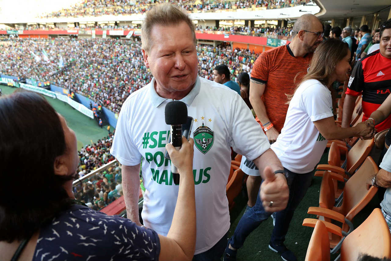 Arthur Virgílio prestigia vitória do Manaus FC