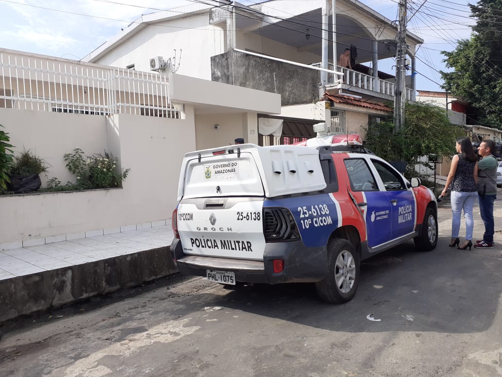 Homem é morto na garagem de casa, no Alvorada