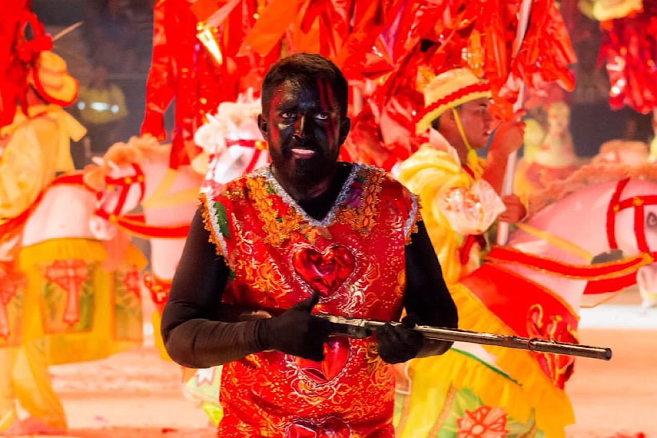 Jurados criticam &#8216;black face&#8217; de Catirina e Pai Francisco no Festival de Parintins