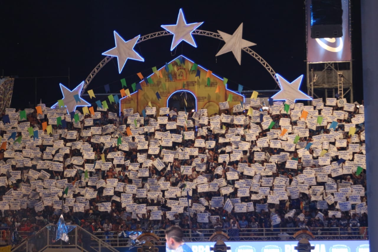 Técnico, Caprichoso encerra o festival de Parintins