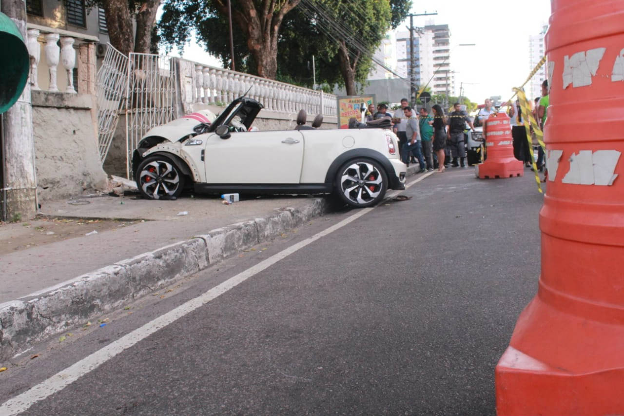 Acidente grave deixa mulher morta e três feridos na av. Mário Ypiranga