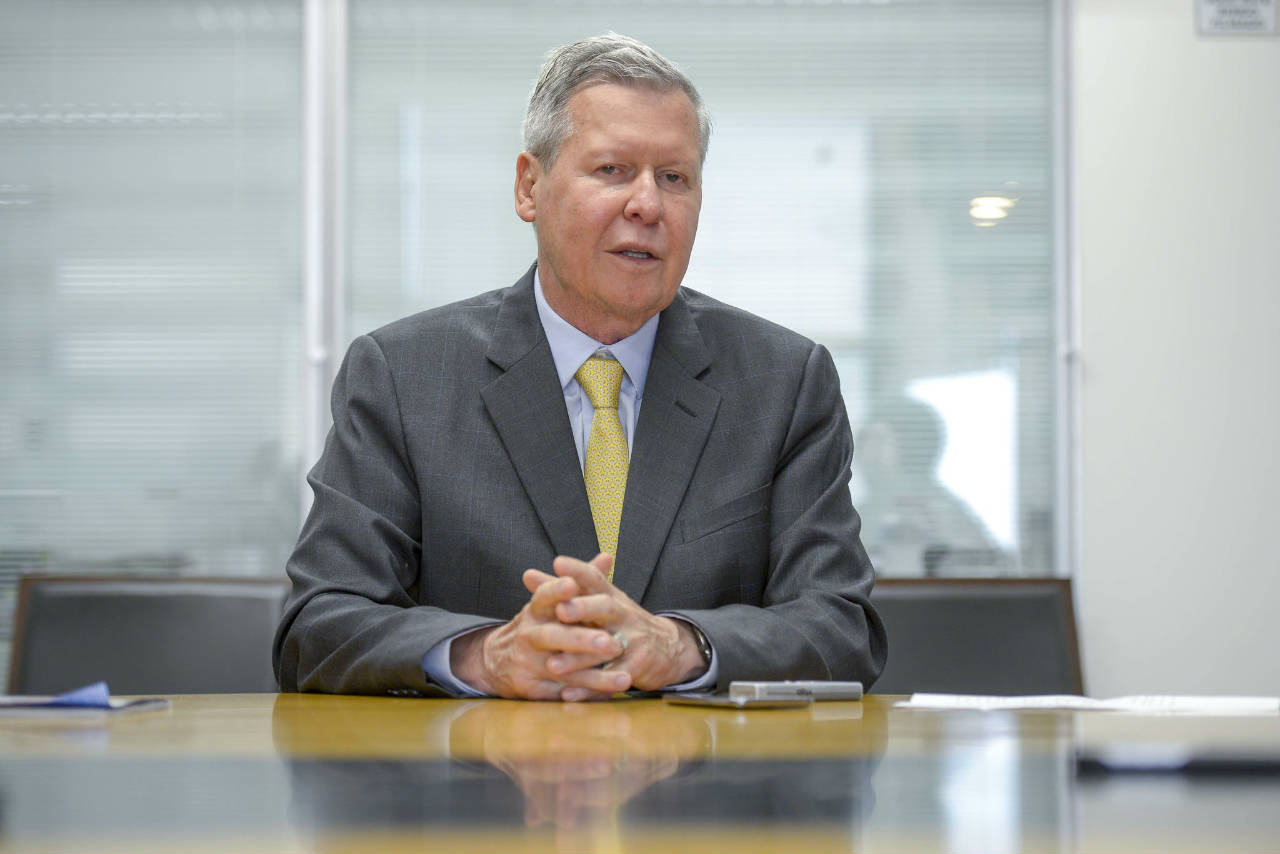 Bolsonaro tem ministro que não entende de Amazônia, diz Arthur Neto