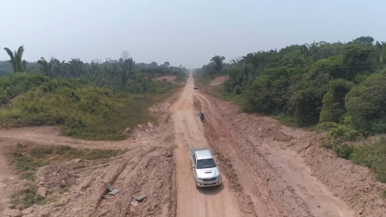 Braga entrega vídeo a ministro da Infraestrutura mostrando atuais condições da BR-319