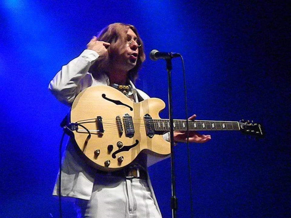 Teatro Manauara apresenta show em homenagem aos Beatles