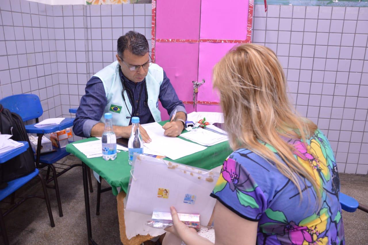 Ação leva assistência médica, jurídica e social para moradores do Educandos