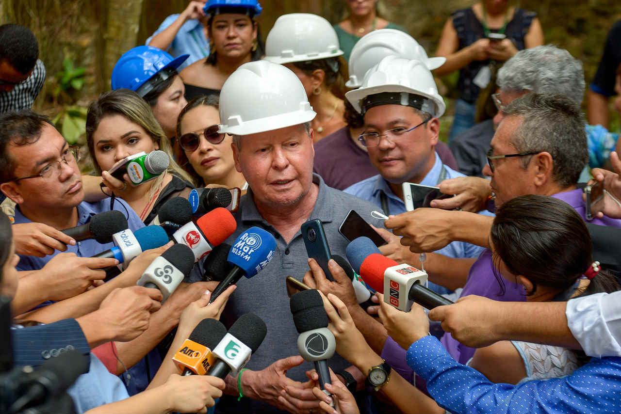 Arthur declara guerra aos empresários do transporte coletivo