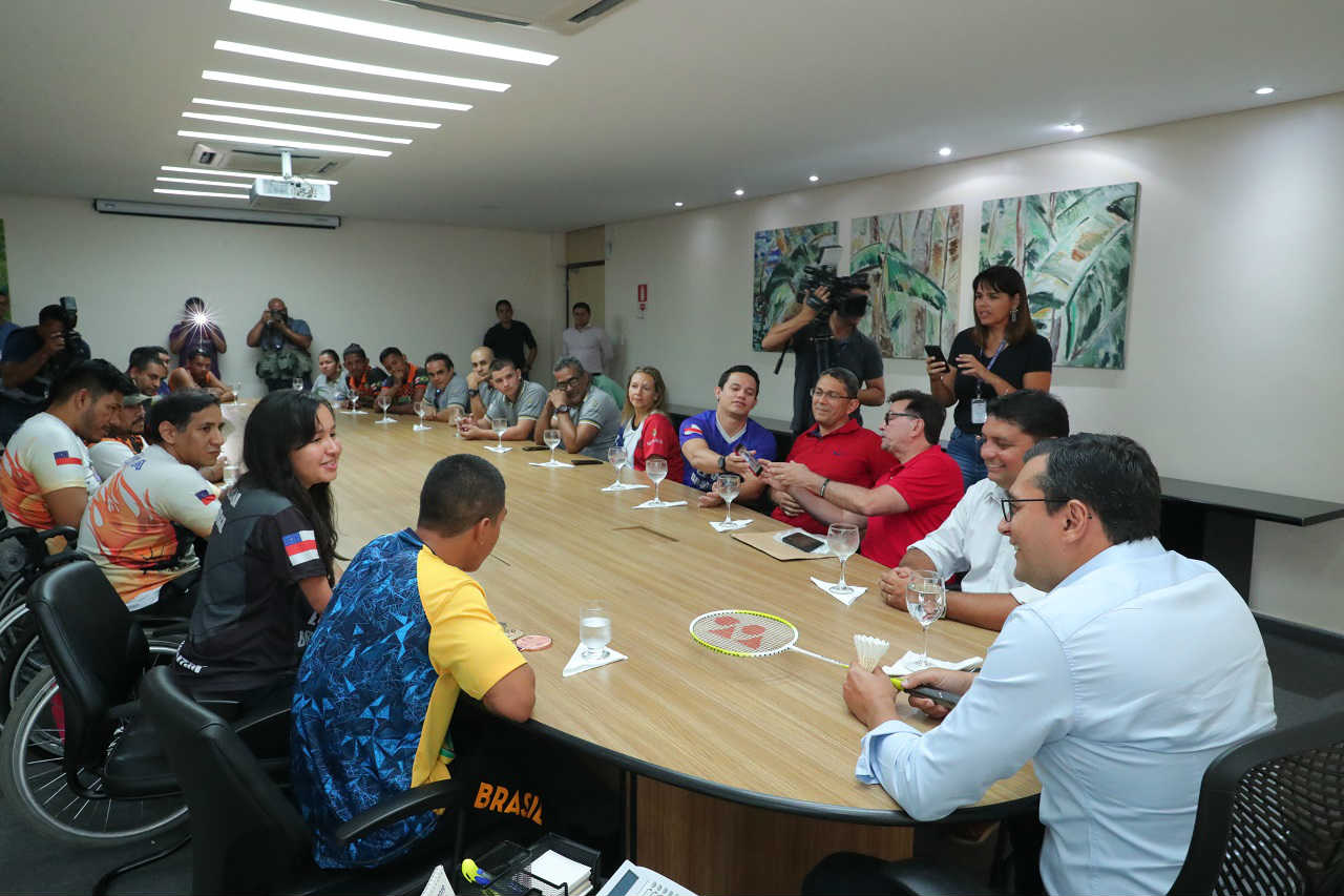 Wilson recebe paratletas medalhistas no Parapan-Americano de 2019