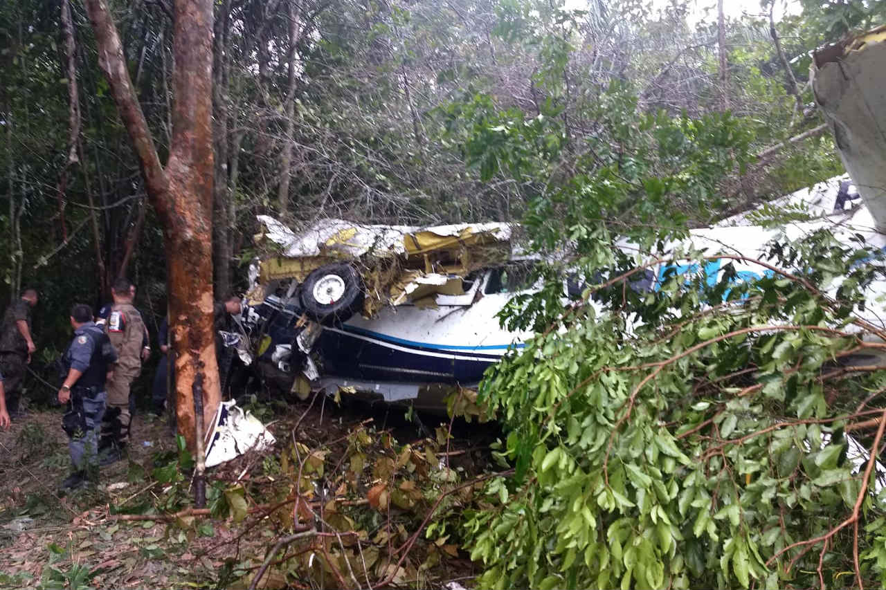 Três vítimas de acidente aéreo recebem alta hospitalar