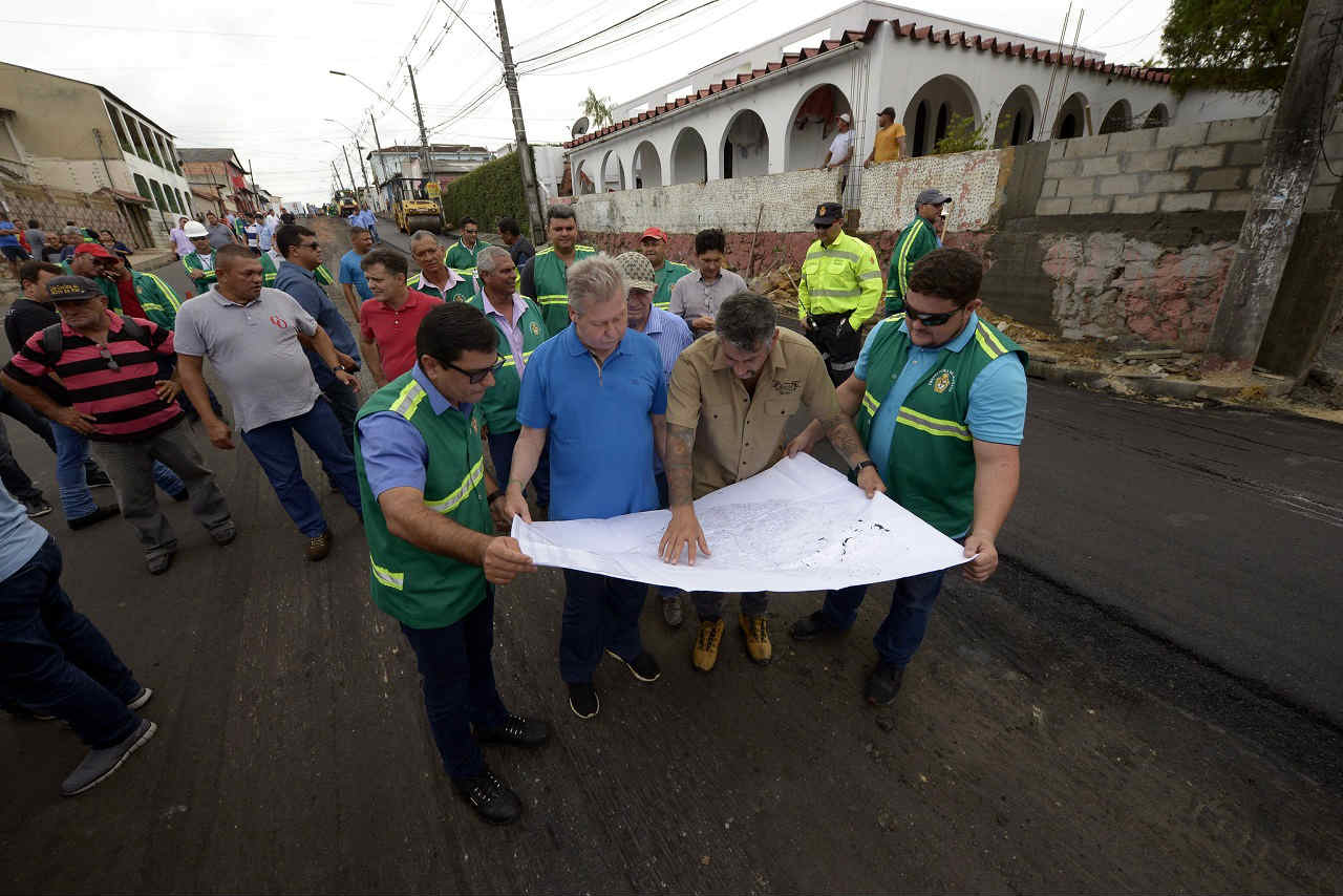 Arthur Virgílio lança Requalifica 2 para reconstrução de 95 vias