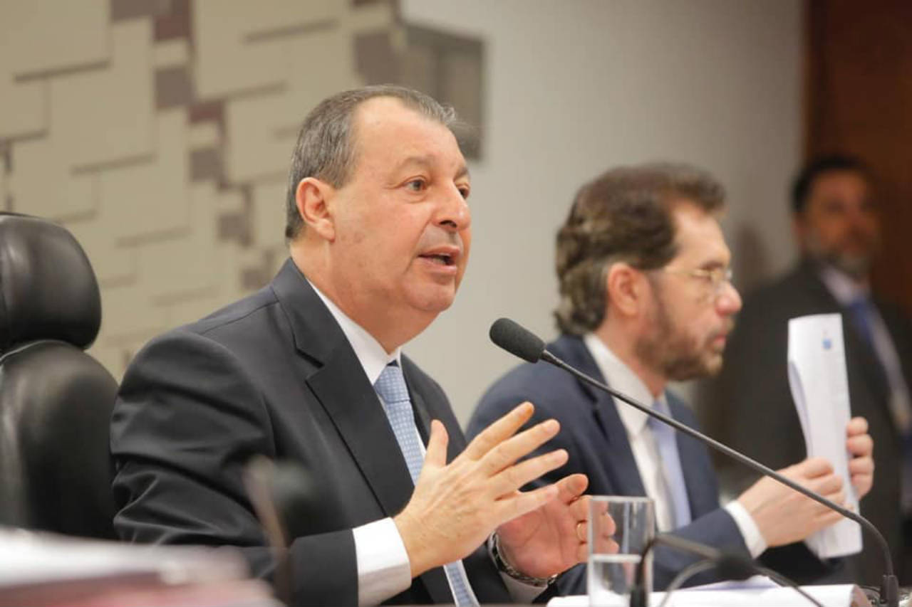 Dito &#038; Feito &#8211; Omar é o relator do pré-sal