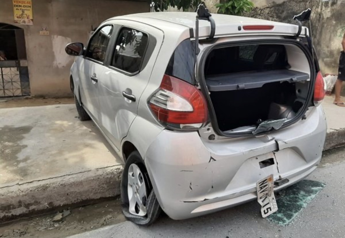 Quadrilha sequestra motorista de aplicativo para realizar arrastão