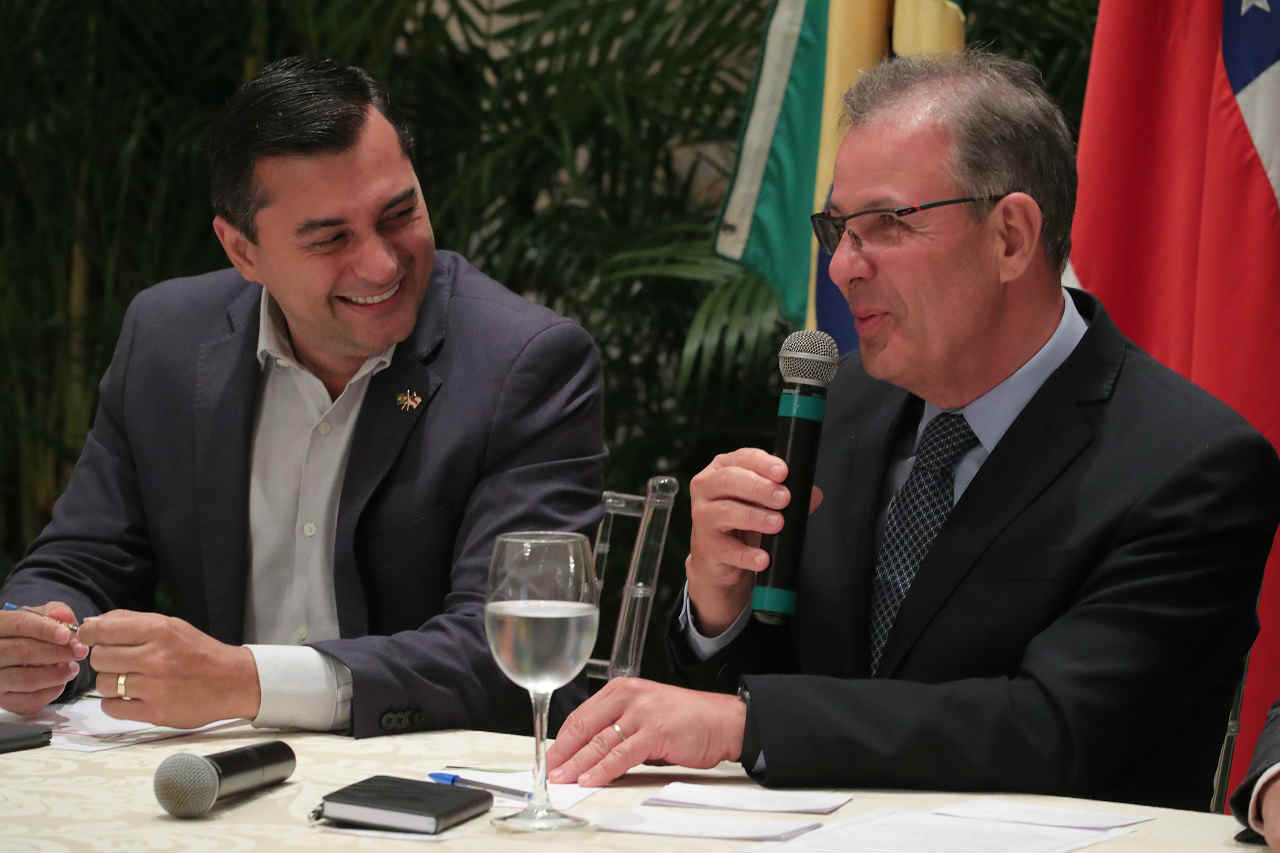 Wilson e ministro de Minas e Energia discutem desenvolvimento do gás natural no Amazonas