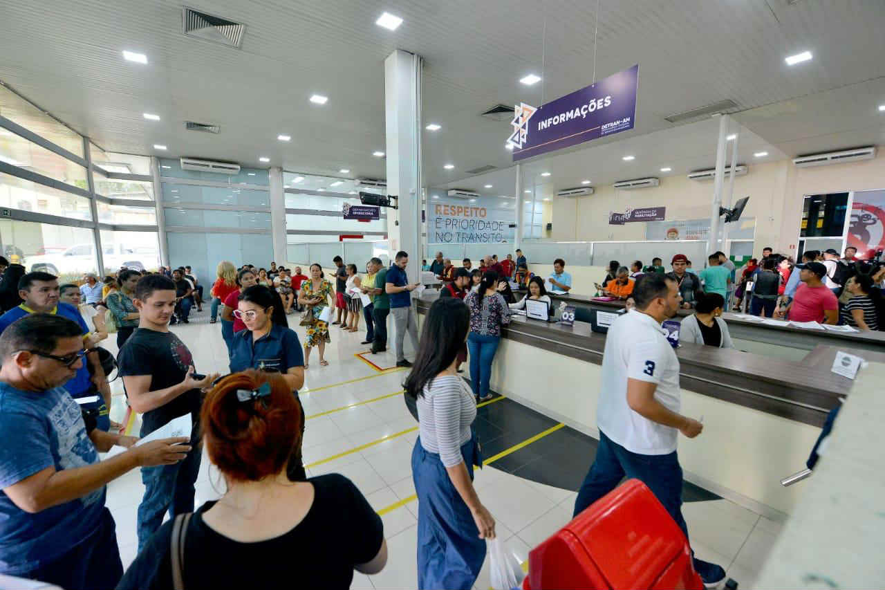 Detran suspende coleta de dados digitais para emissão de CNH nesta sexta