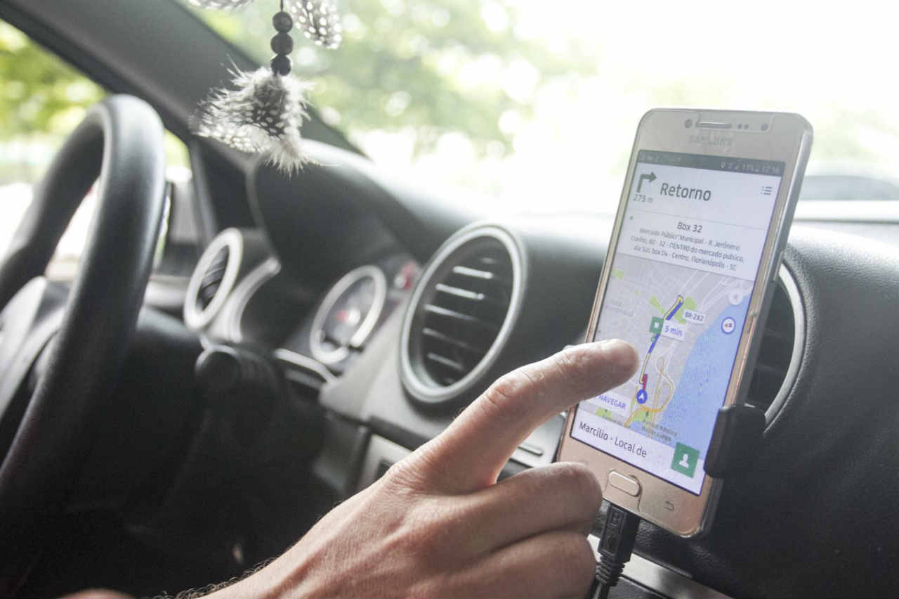 Em Manaus, carros de aplicativo terão adesivo para identificação policial