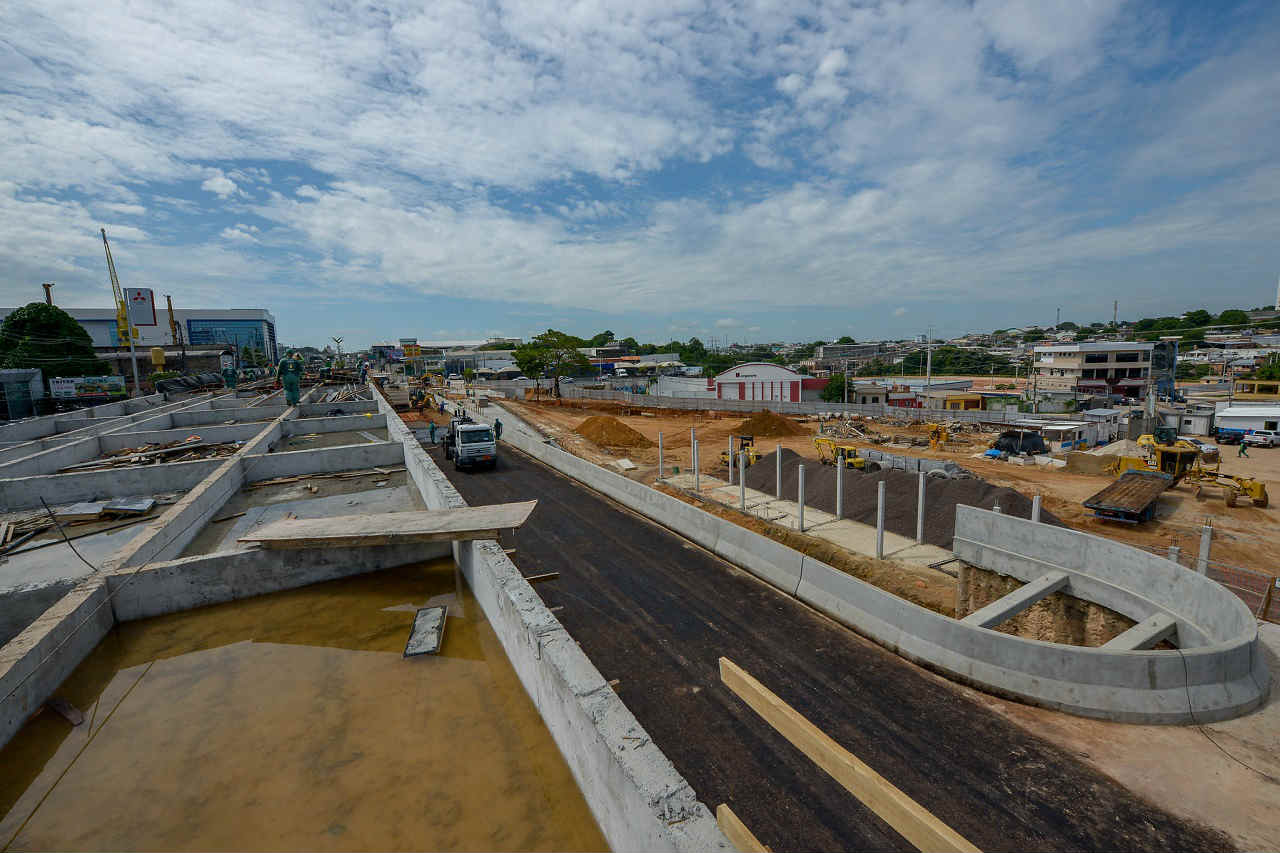 Anel viário da Constantino Nery entra em nova fase de construção