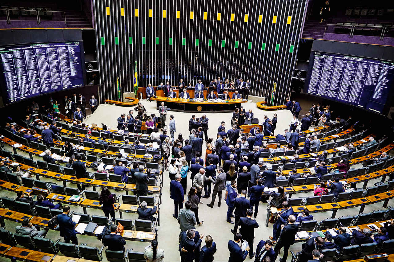 Dito &#038; Feito &#8211; Fundo eleitoral pode chegar a R$ 4 bilhões